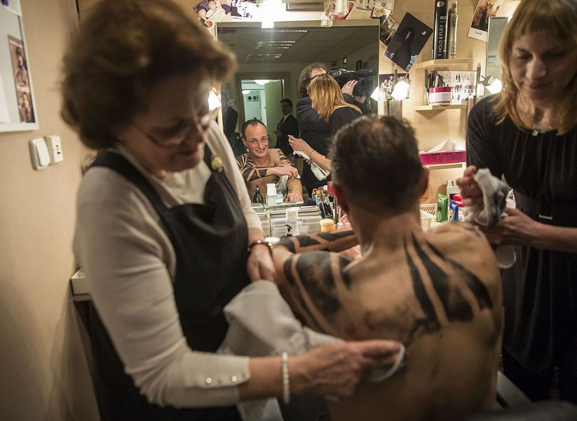 Othello, benátský mouřenín – příprava tetování